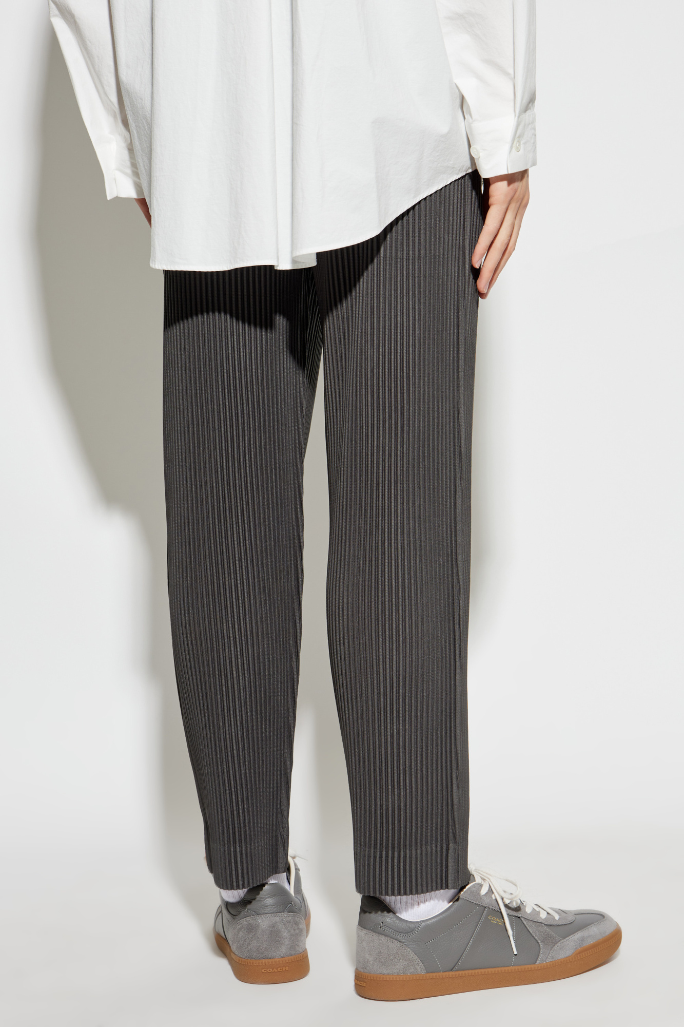 パンツ HOMME PLISSE ISSEY MIYAKE_PANTS Pleated Straight Leg Pants in Black – SVRN